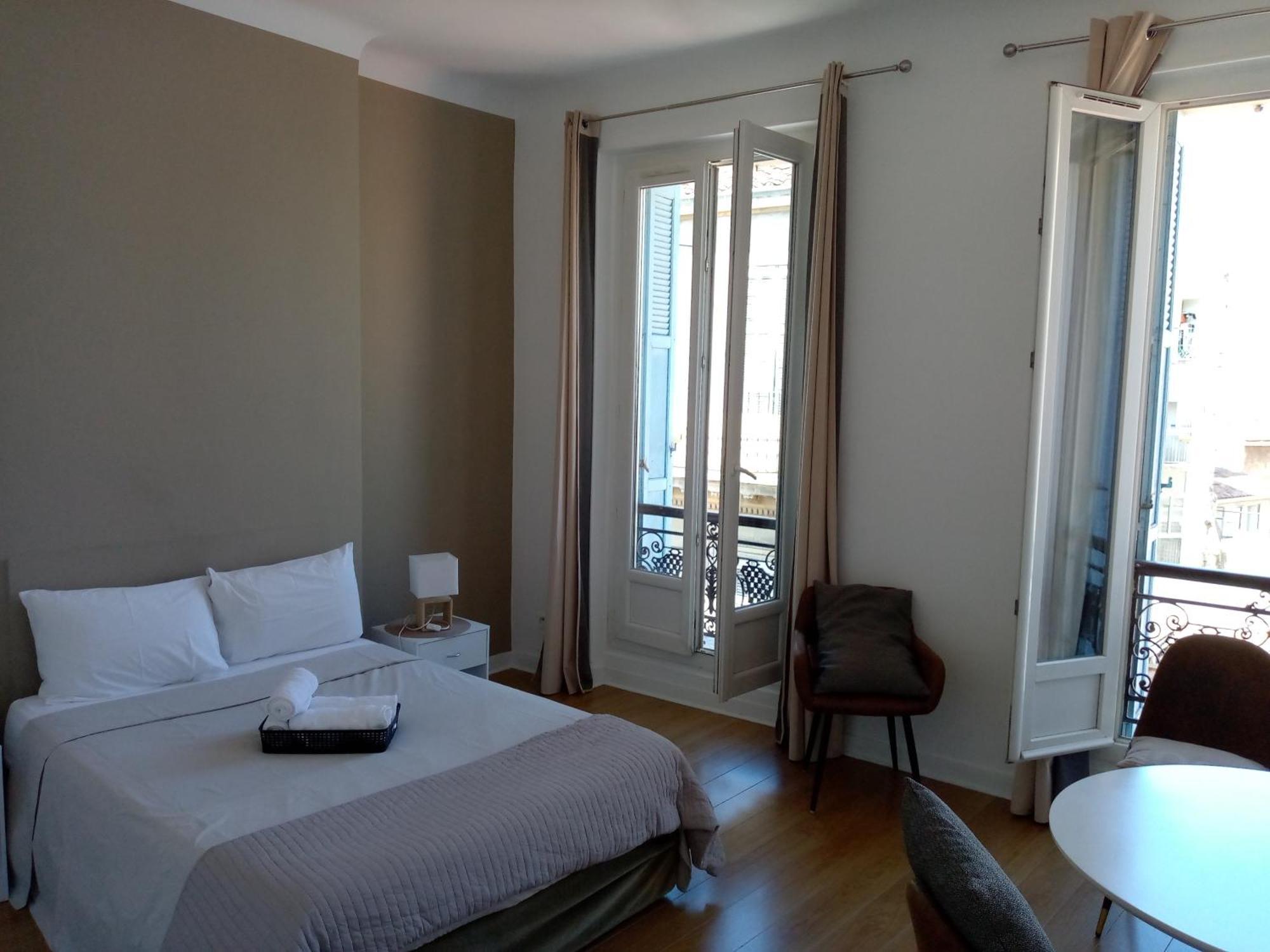 Quartier Le Plus Anime De Marseille "La Plaine Cours Julien "Chambre Avec Salle De Bain Wc Privee Integrees "Dans Appartement Exterior foto